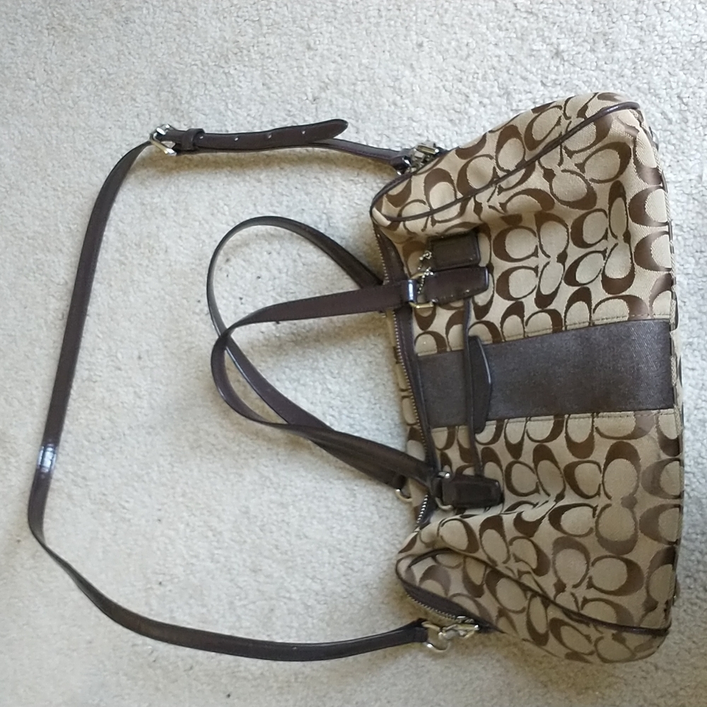 Coach Signature Stripe Nancy